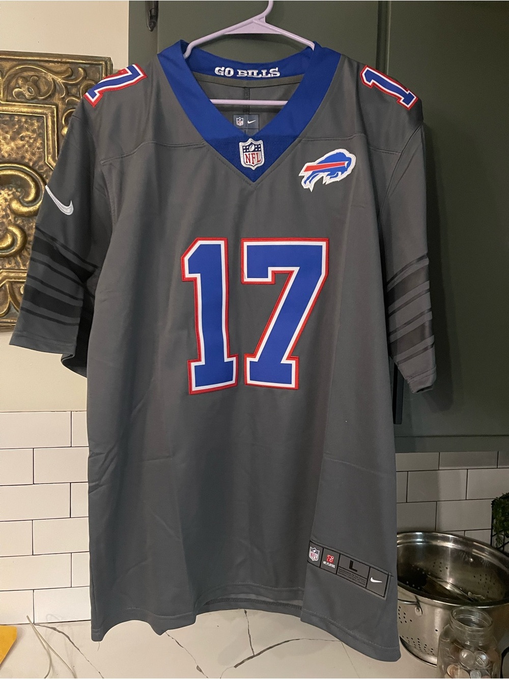 Men’s Josh Allen Bills NFL Jersey Size L.